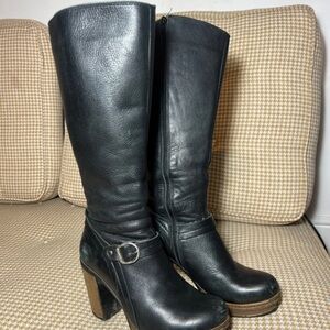 Elegant Black Leather Heeled Boots